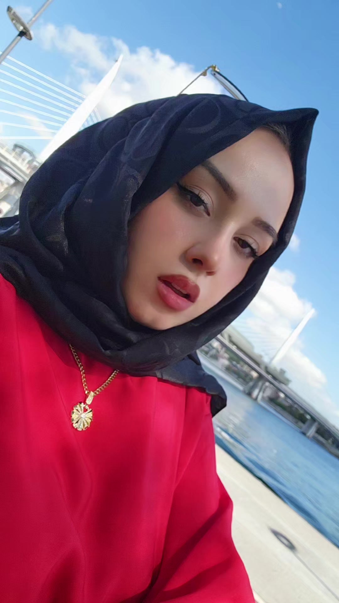 @Aliyenur
