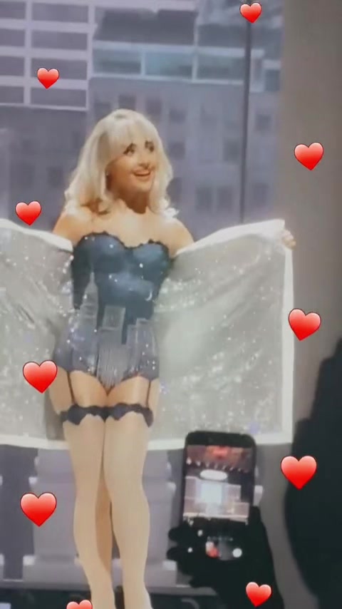 @Celebs.N.random