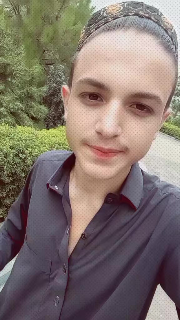 @𝘊𝘖𝘔𝘙𝘈𝘋𝘌