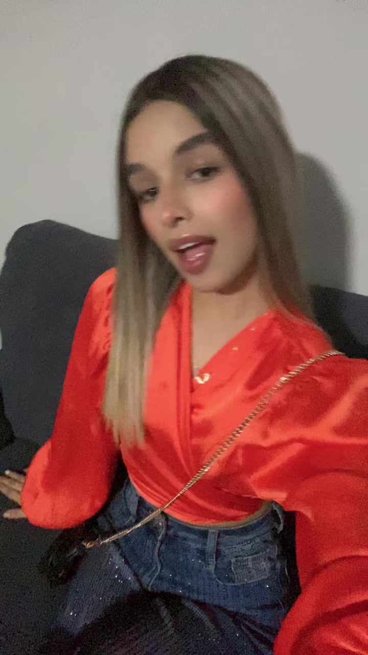 @𝒴