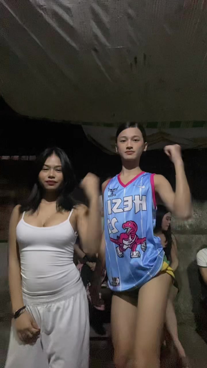 @krizxhella