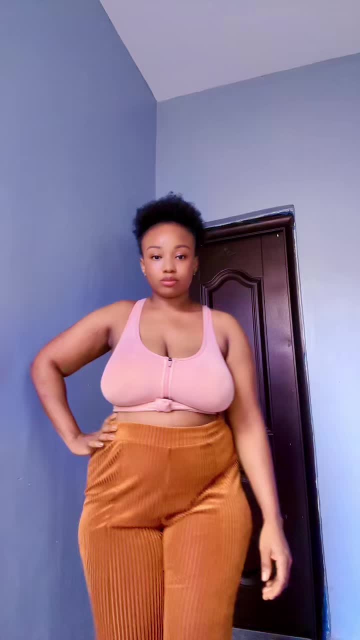 @She_is_veey