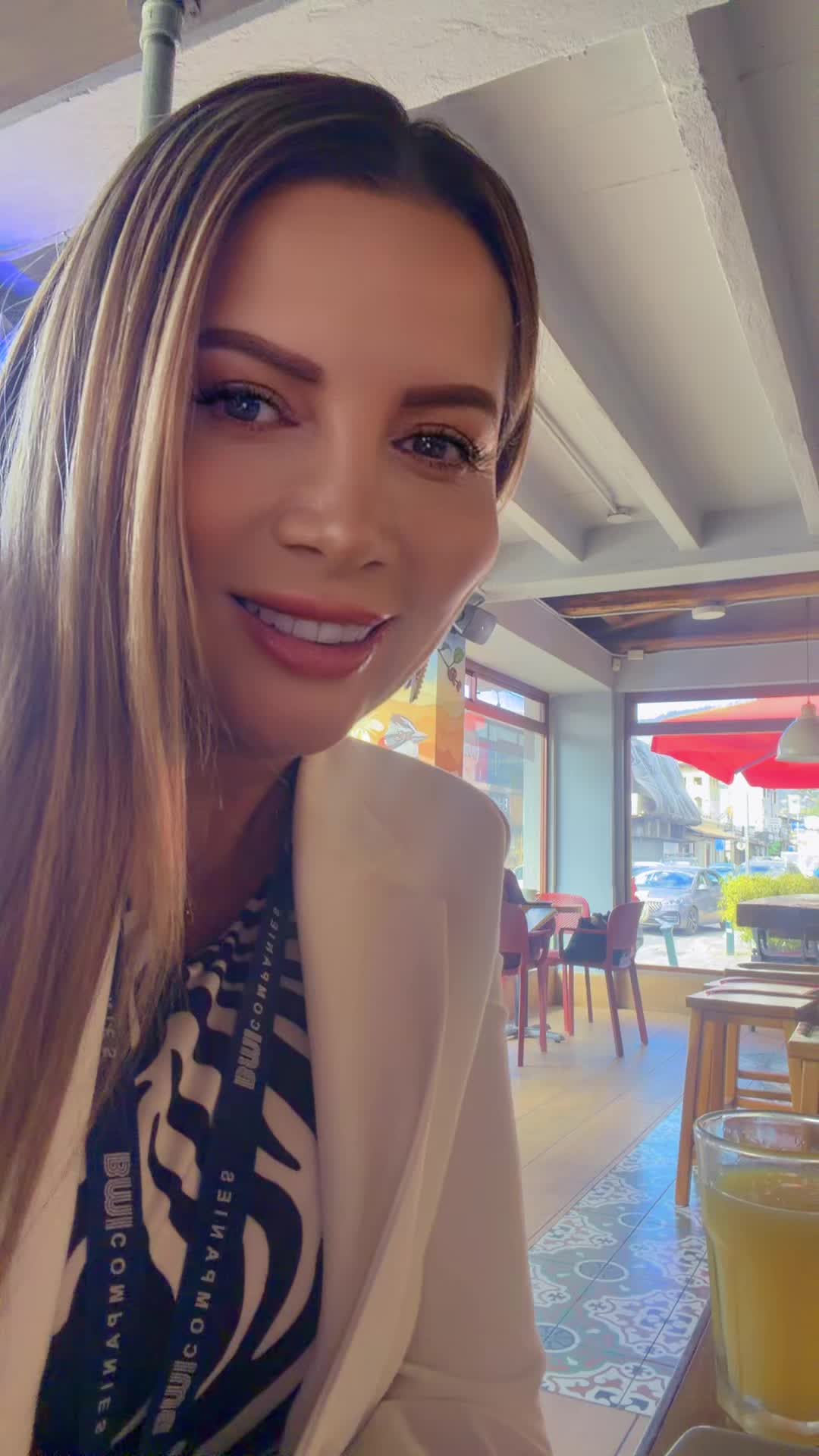 @Anna Karyna