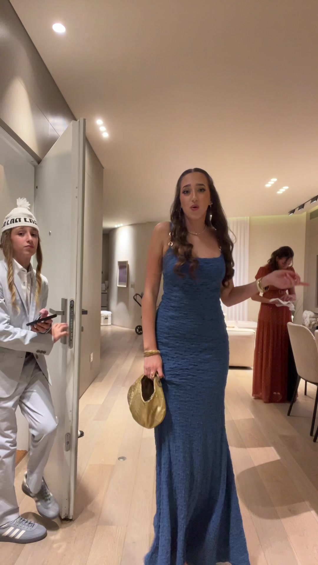 @bella_leventhal
