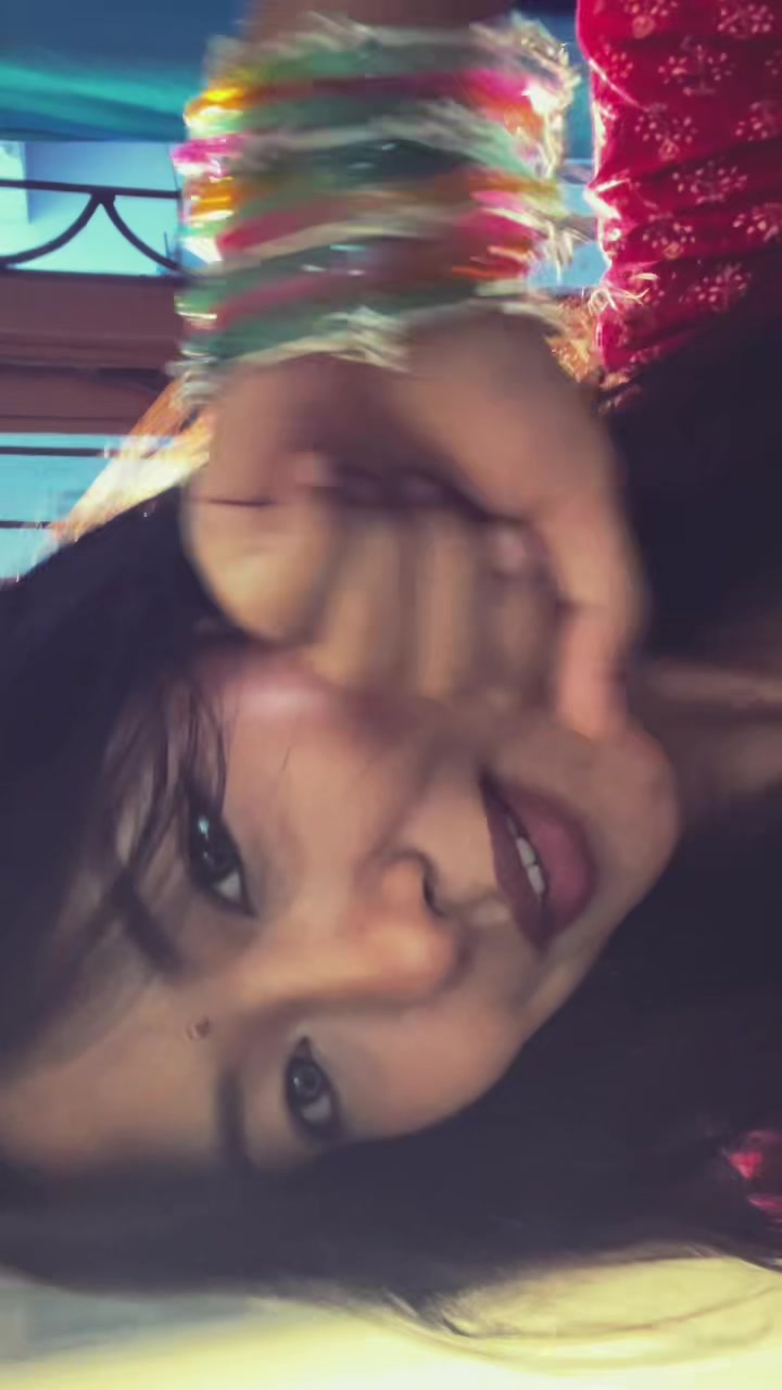 @•