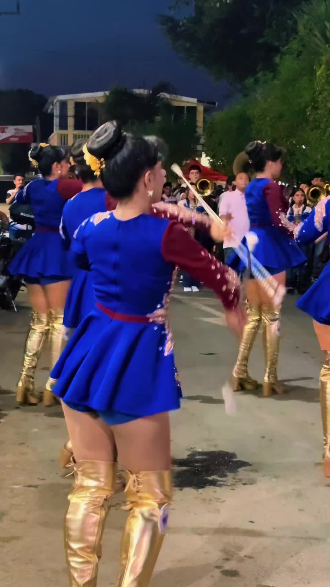 @litzy 🧔🏽♀️