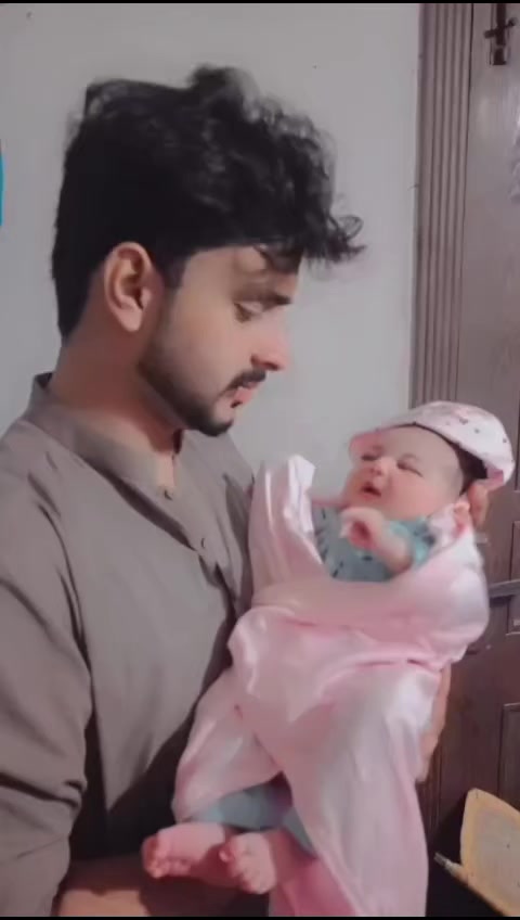 @saraki apni maa ka Shahzada 😘
