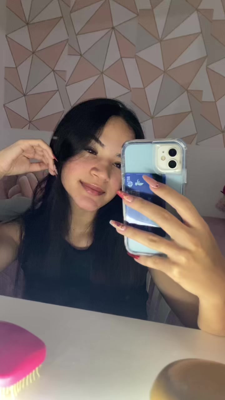 @laynnyy_