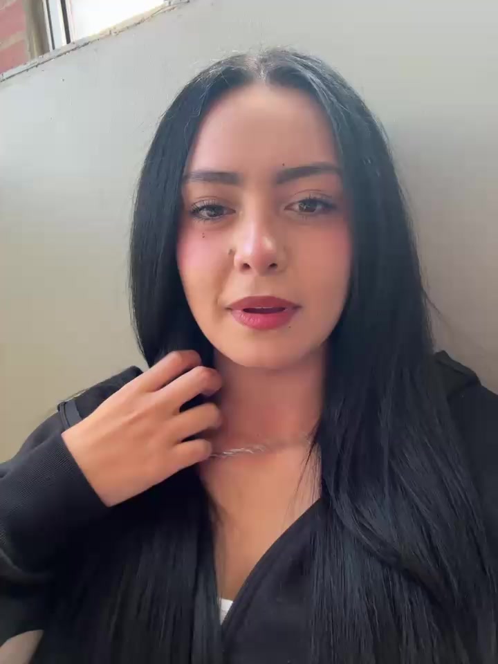@laura