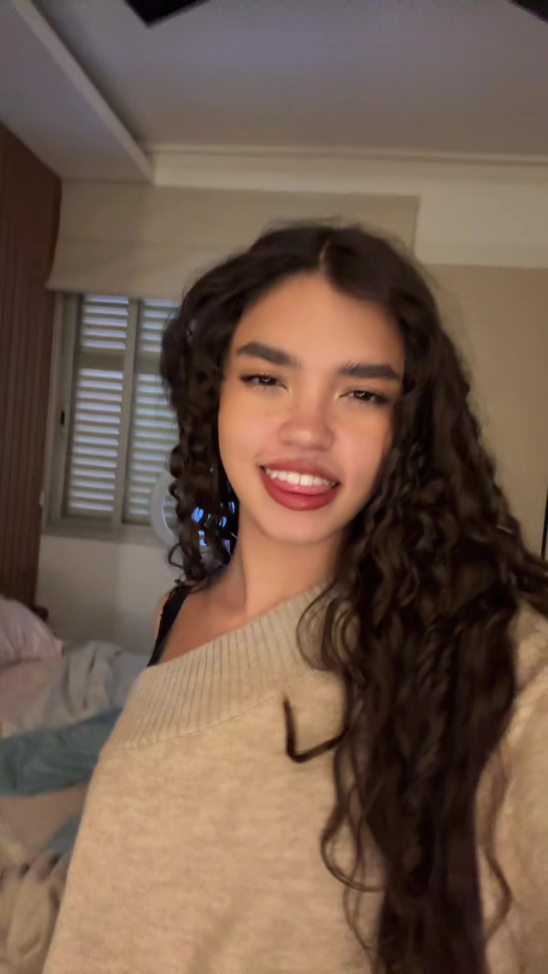 @SISI