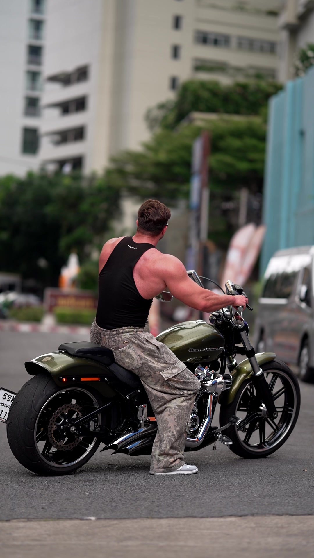 @anton_khrust
