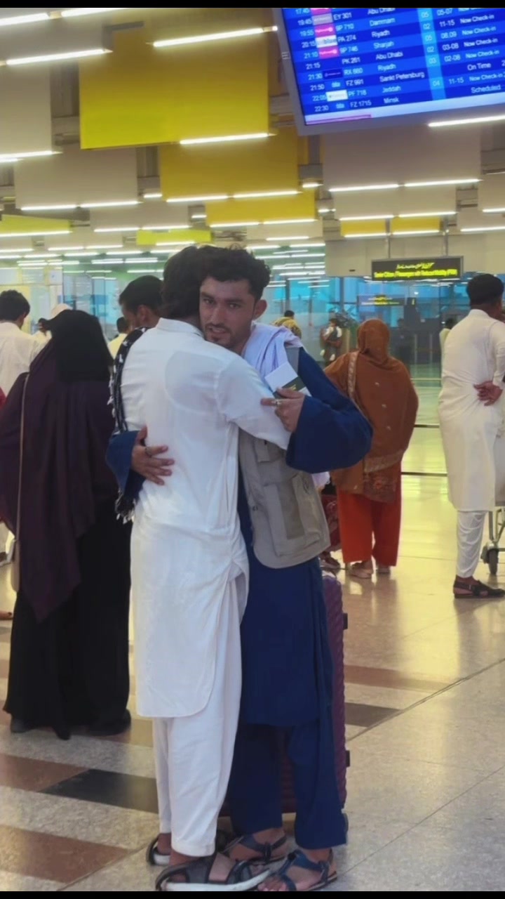 @𝑨𝑲𝑩𝑨𝑹 خٹک 🤴