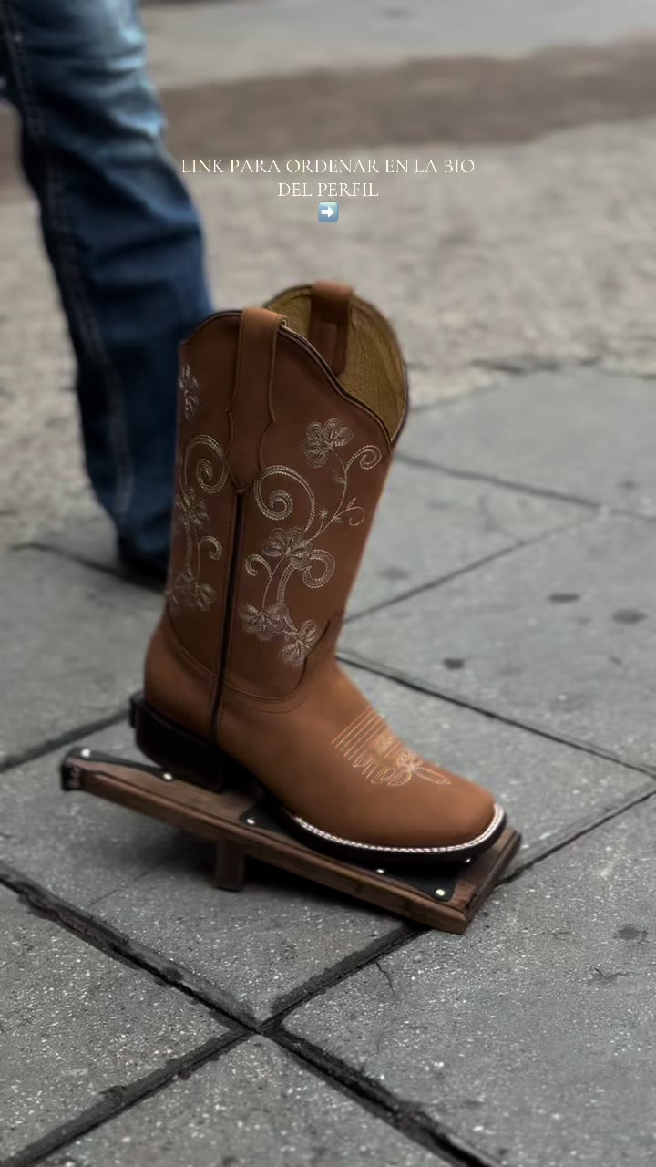 @AndaLuzBoots