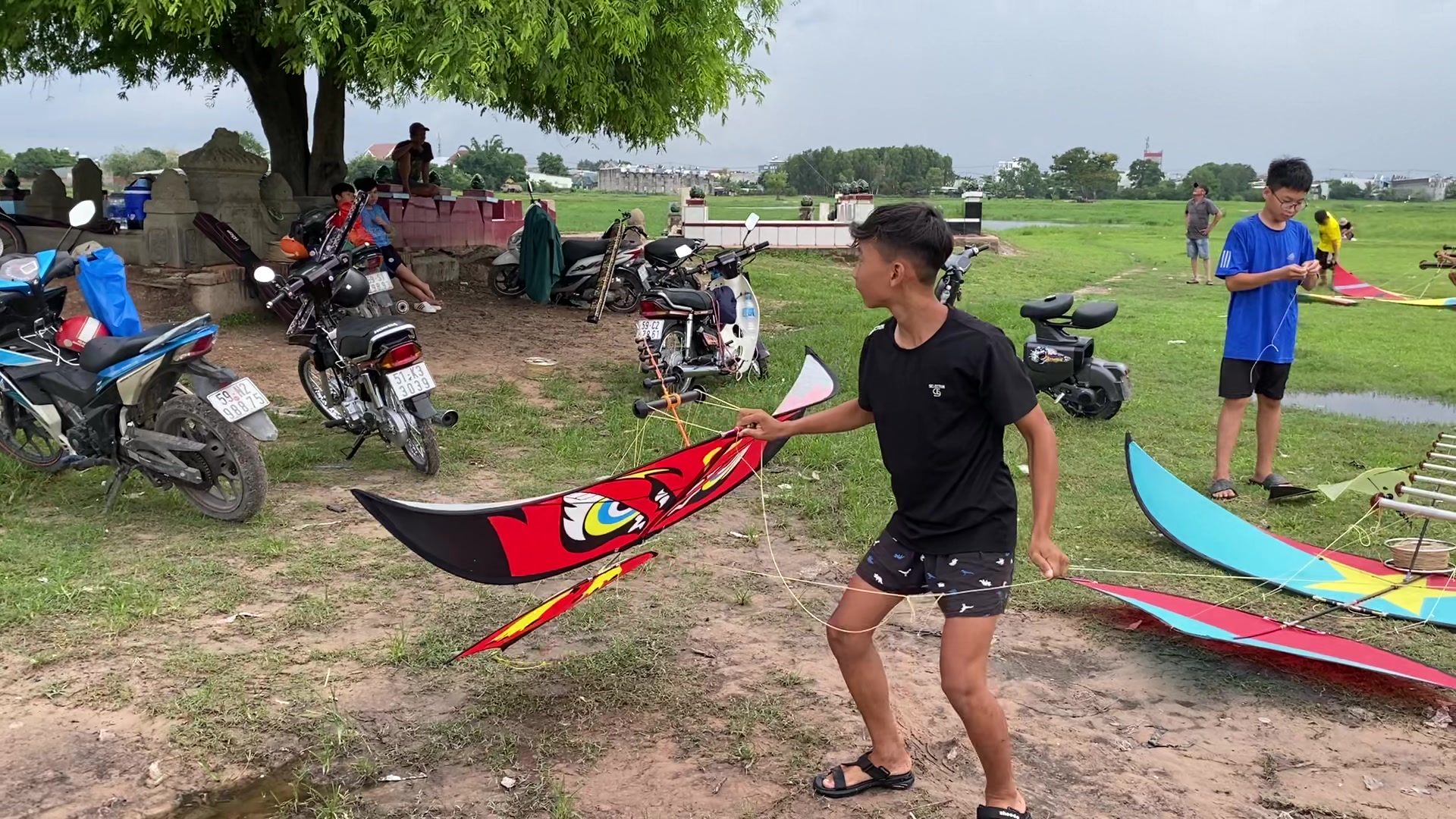 @Thả diều cùng Lợi