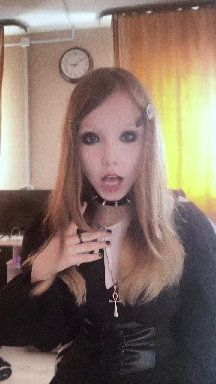@&times; ШАРЛОТТА РАЙЗЕР &times;