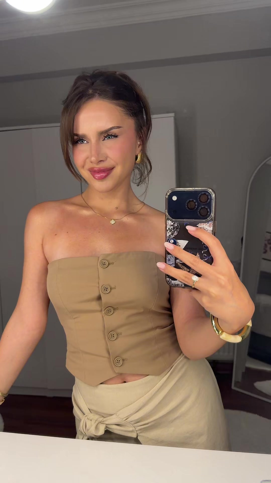 @siesamonika