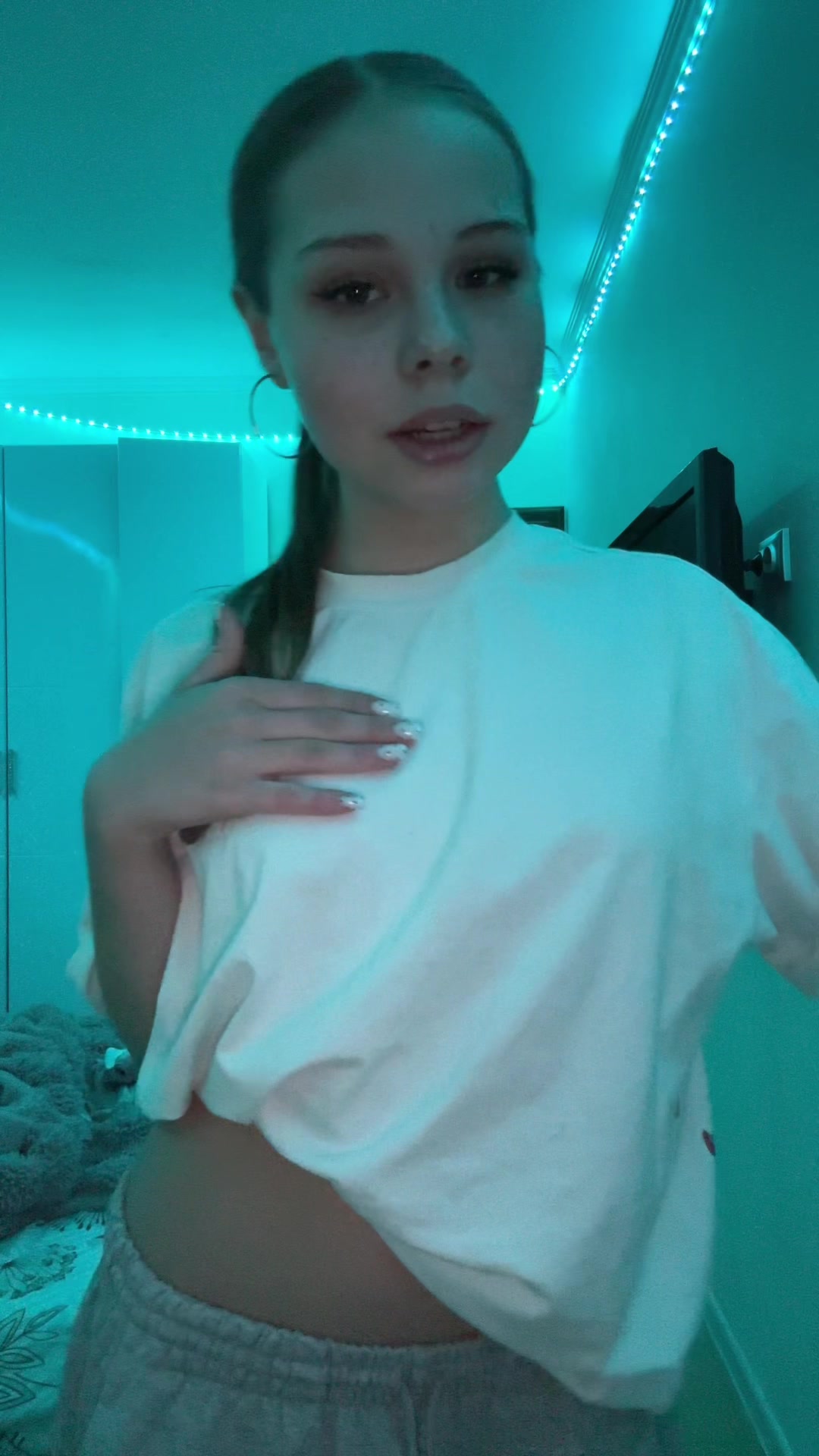 @варя