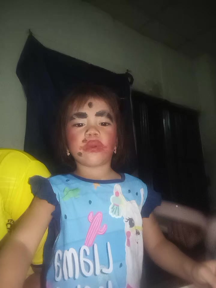 @👩🏻