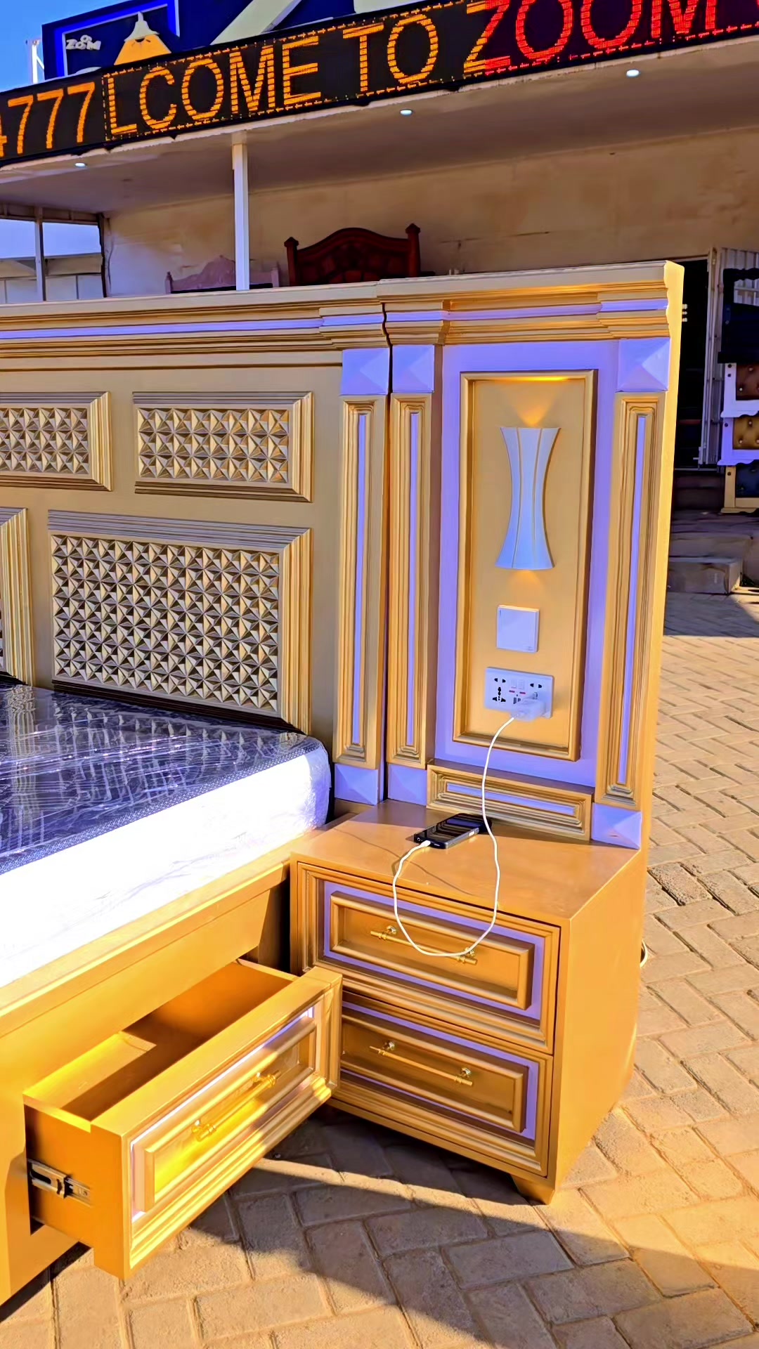 @ZOOM CLASSIC FURNITURE LTD