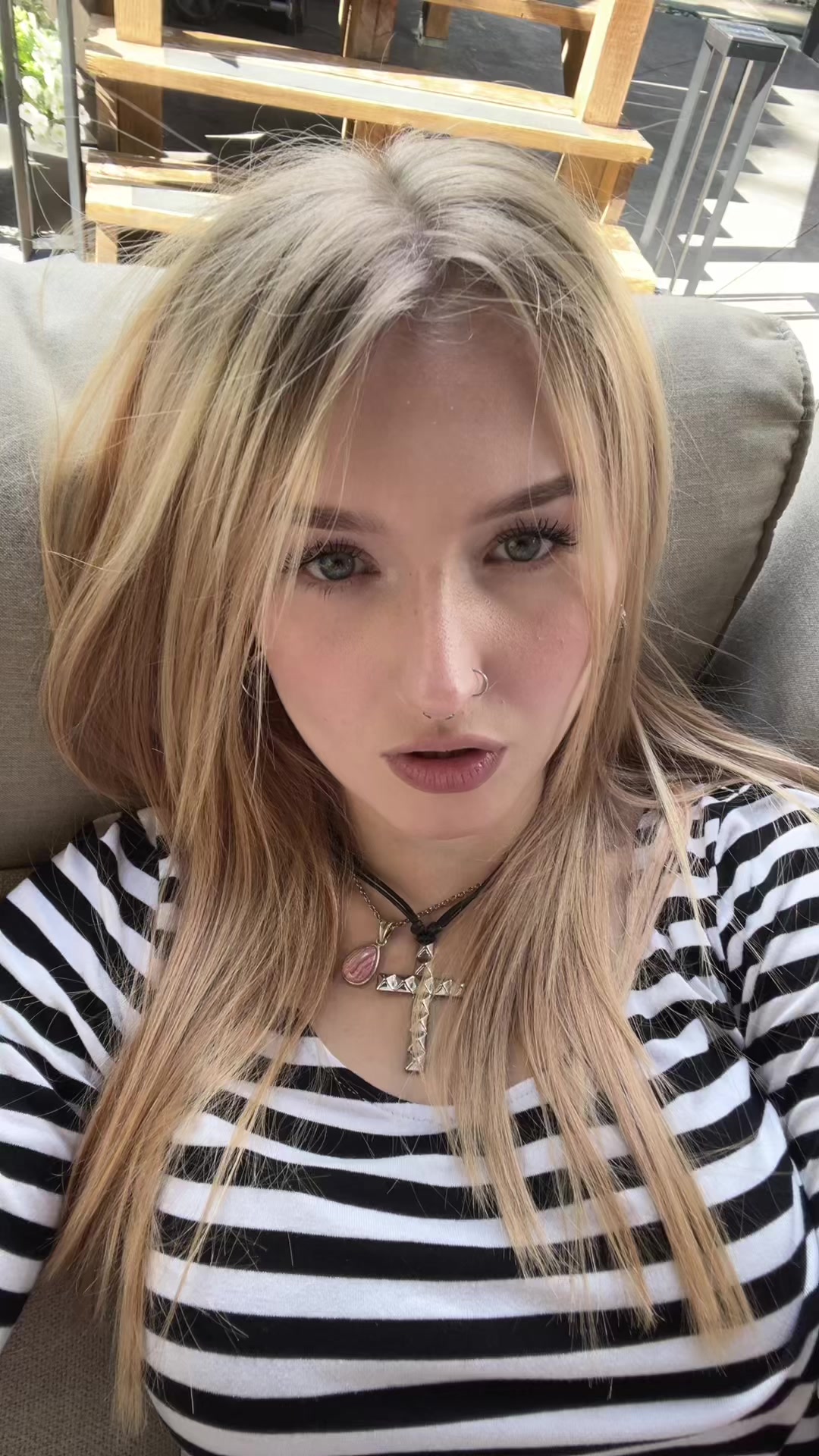 @lo