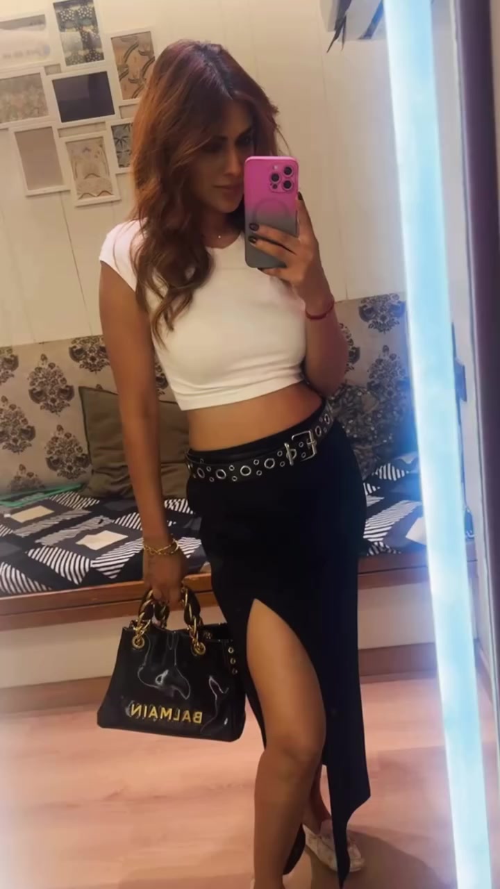 @nia Sharma