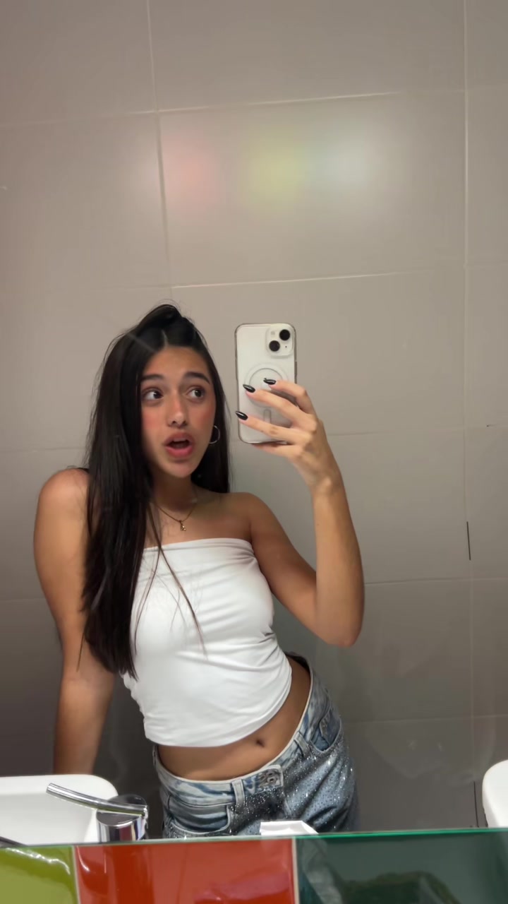 @🦦
