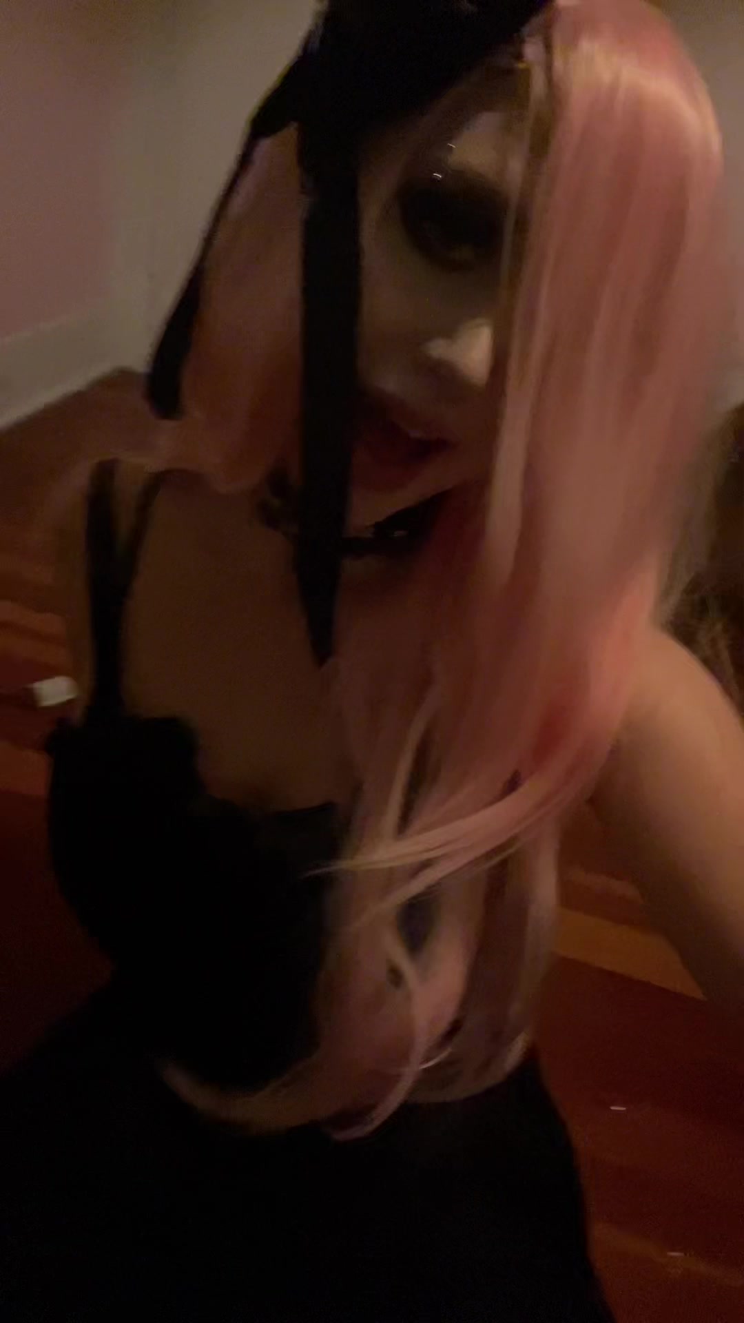 @Gothicloverdoll