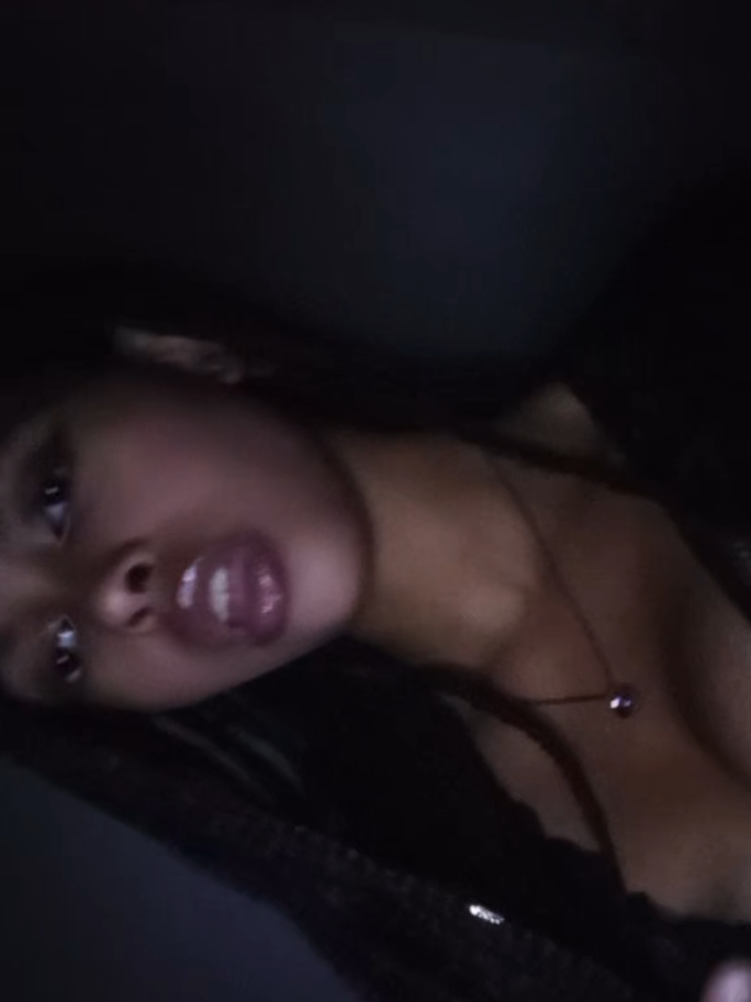 @𝖆𝖒𝖆𝖓𝖉𝖆👻🖤