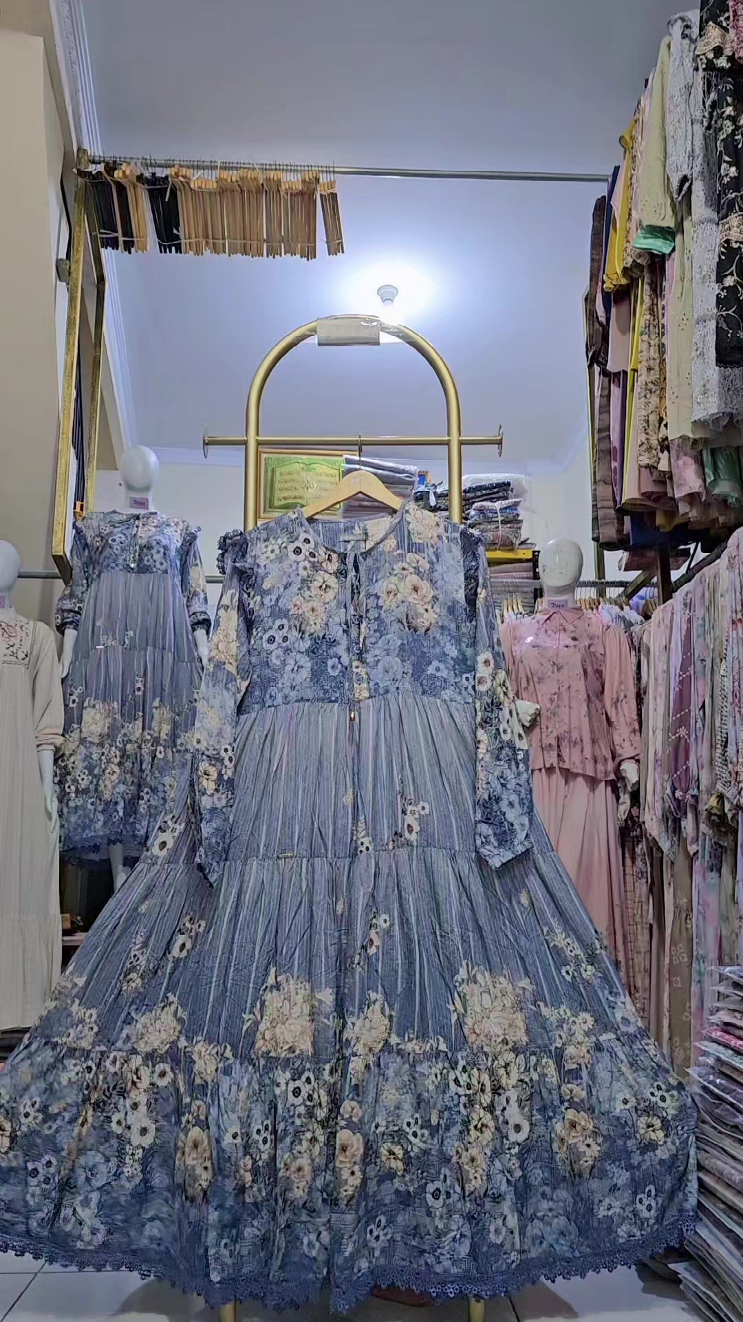 @Tiana store