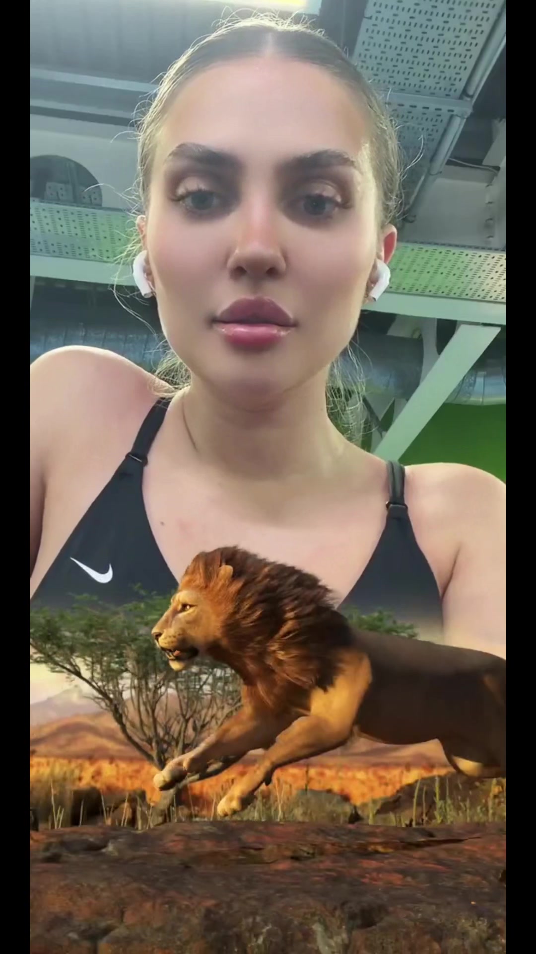 @Ella_001