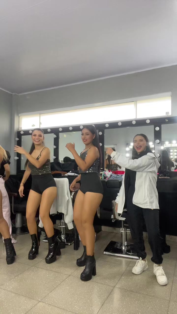 @Daniela Suarez A