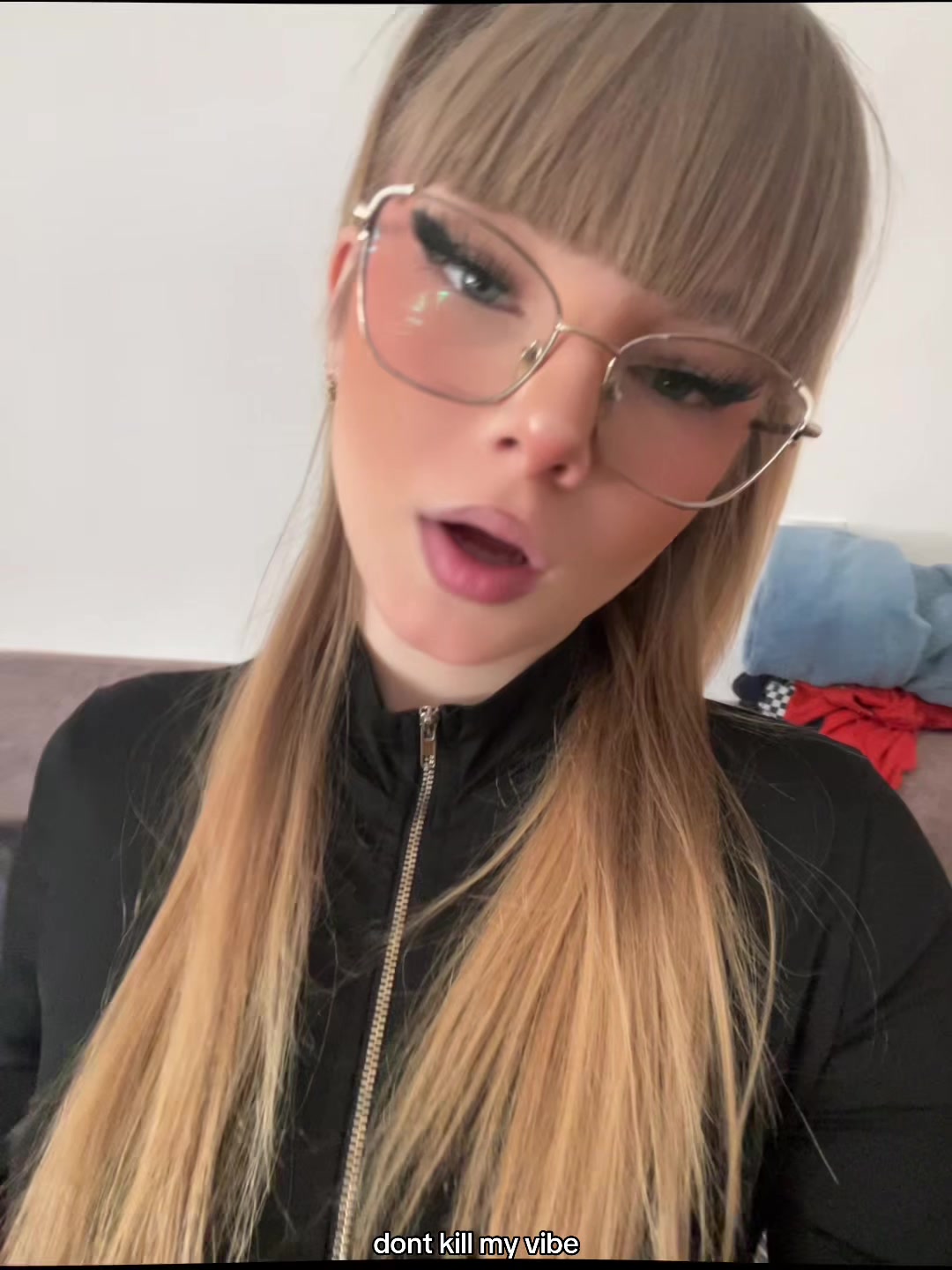@_comiskaa