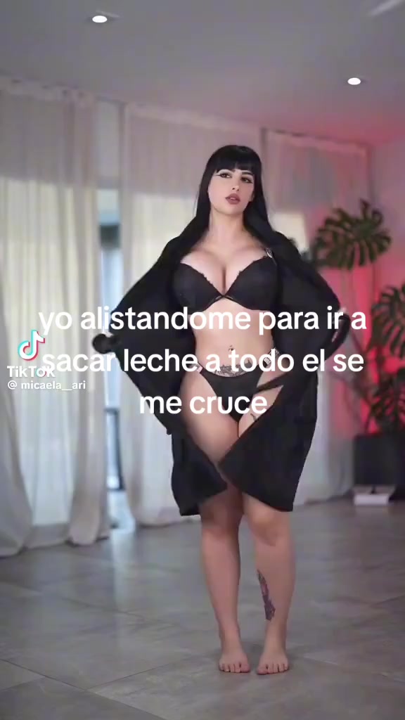 @tu mami hot