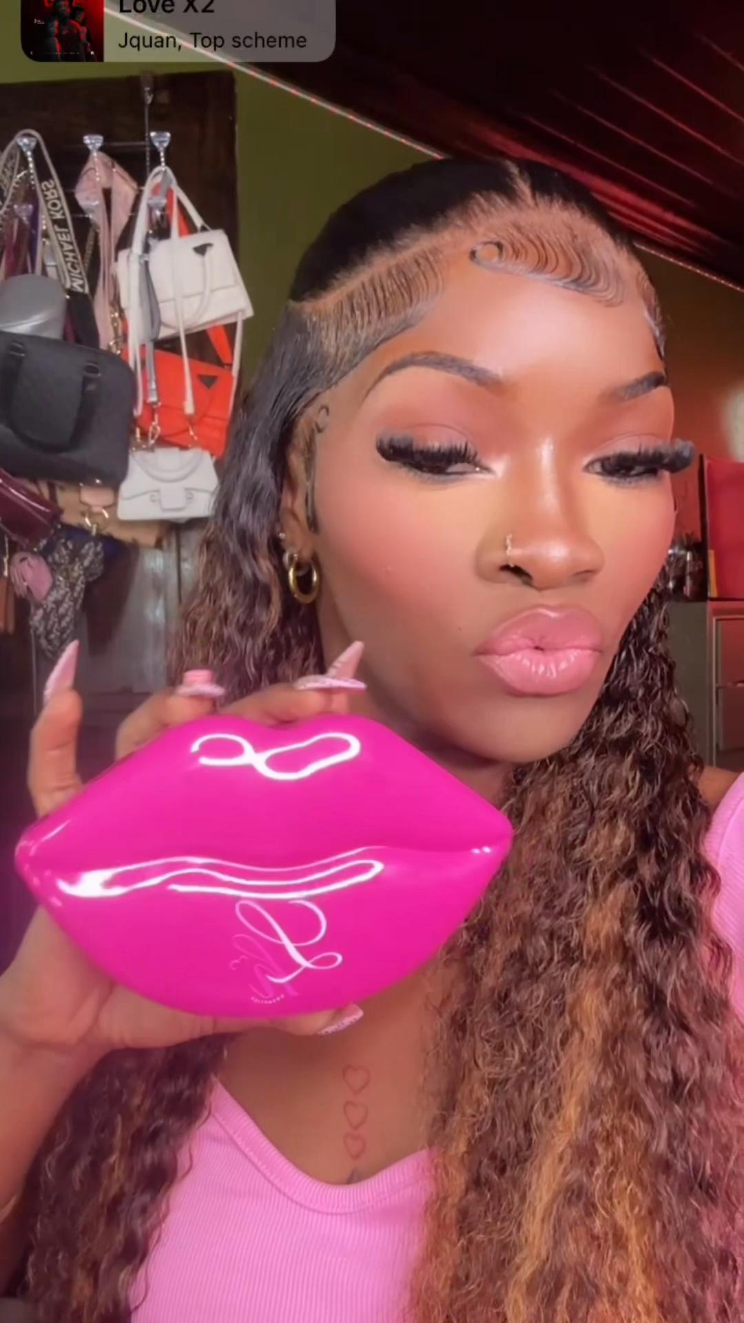 @👑Da Barbie💕// nail artist