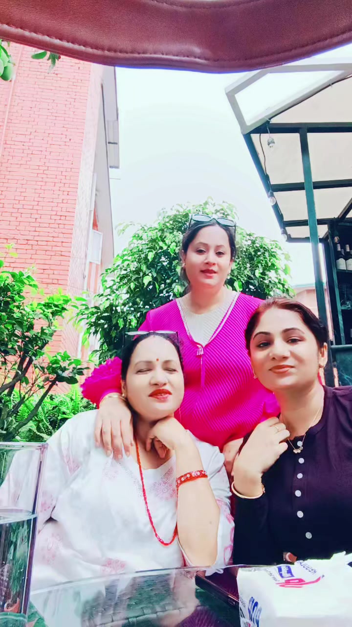@🎀Anuja Niraula👑