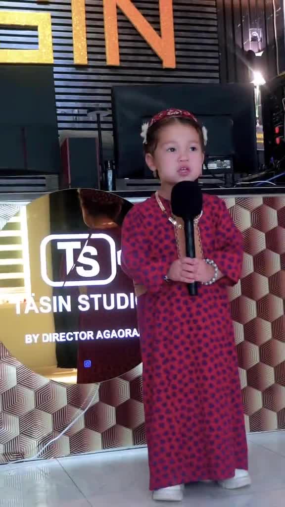 @TÁSÍN STUDIO 🎬 T/B AgAoRaZ