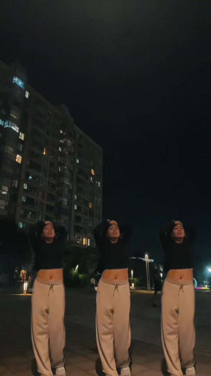 @Unni🦋💃🏼🍑🏳️