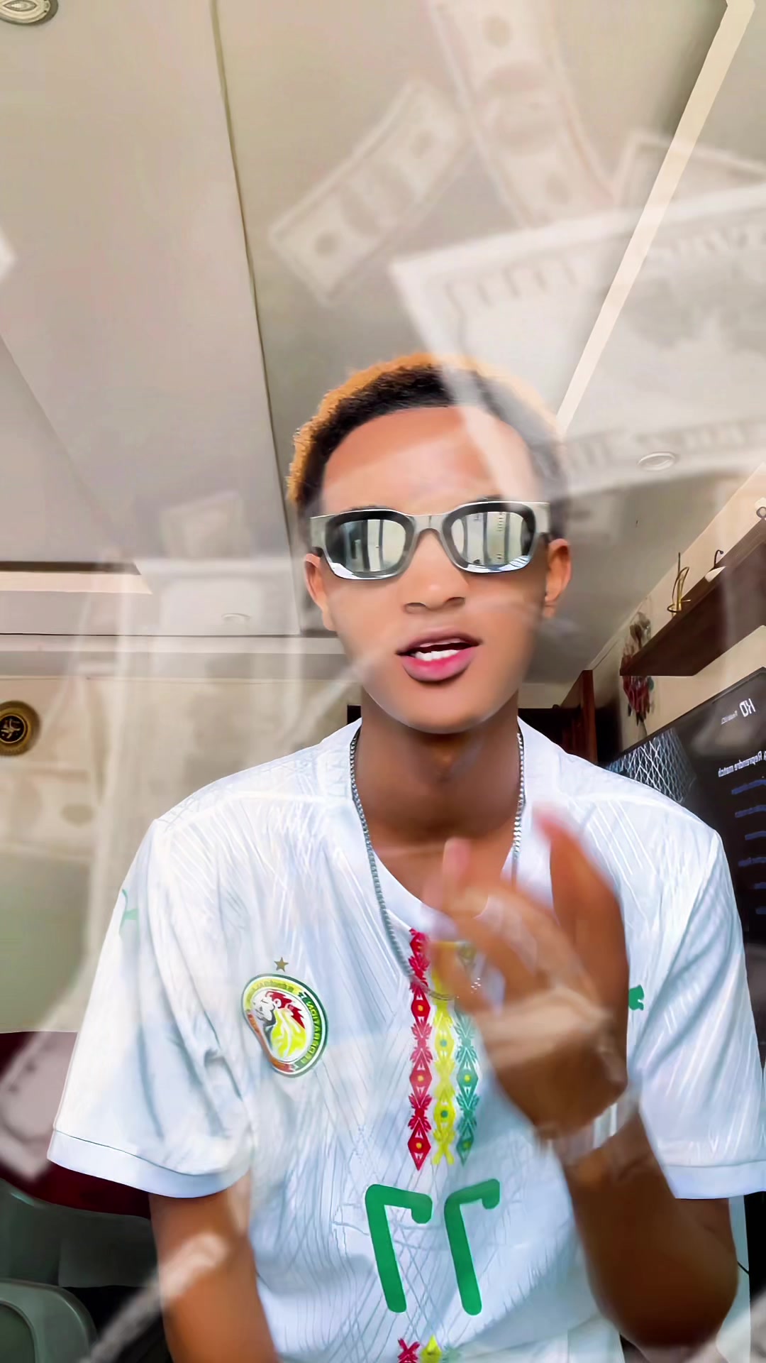@𝕯𝖊𝖟~✪🎭