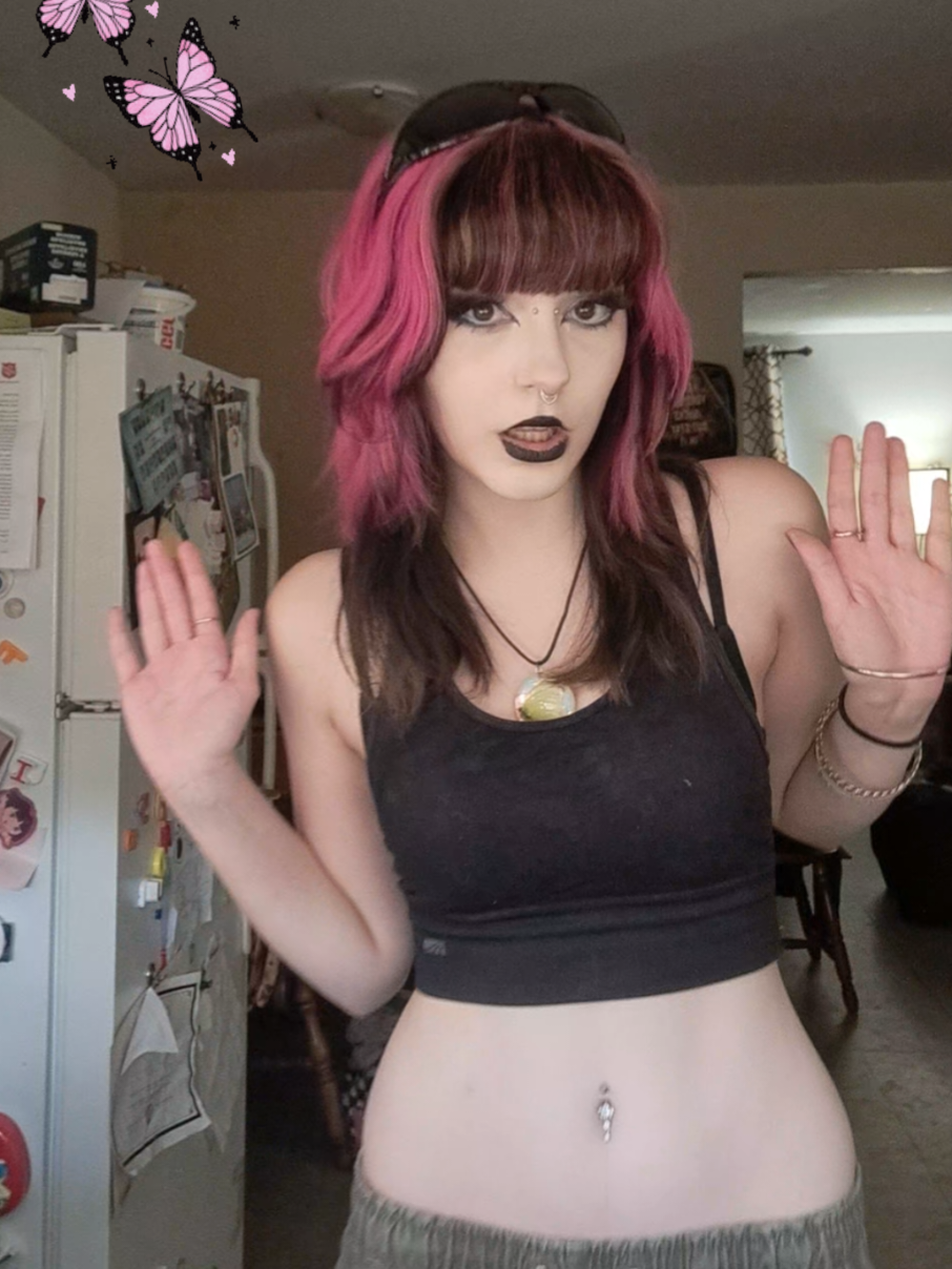@Nat 🖤🦄