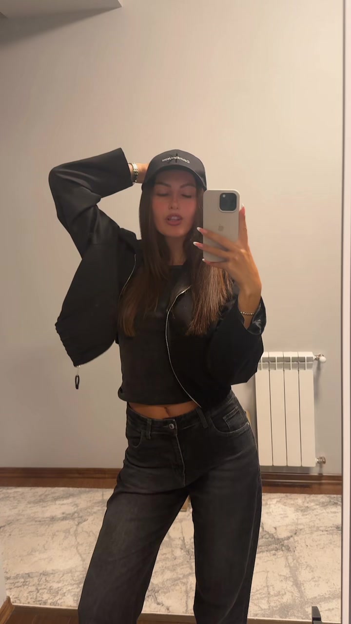 @ANDREEA 🤍