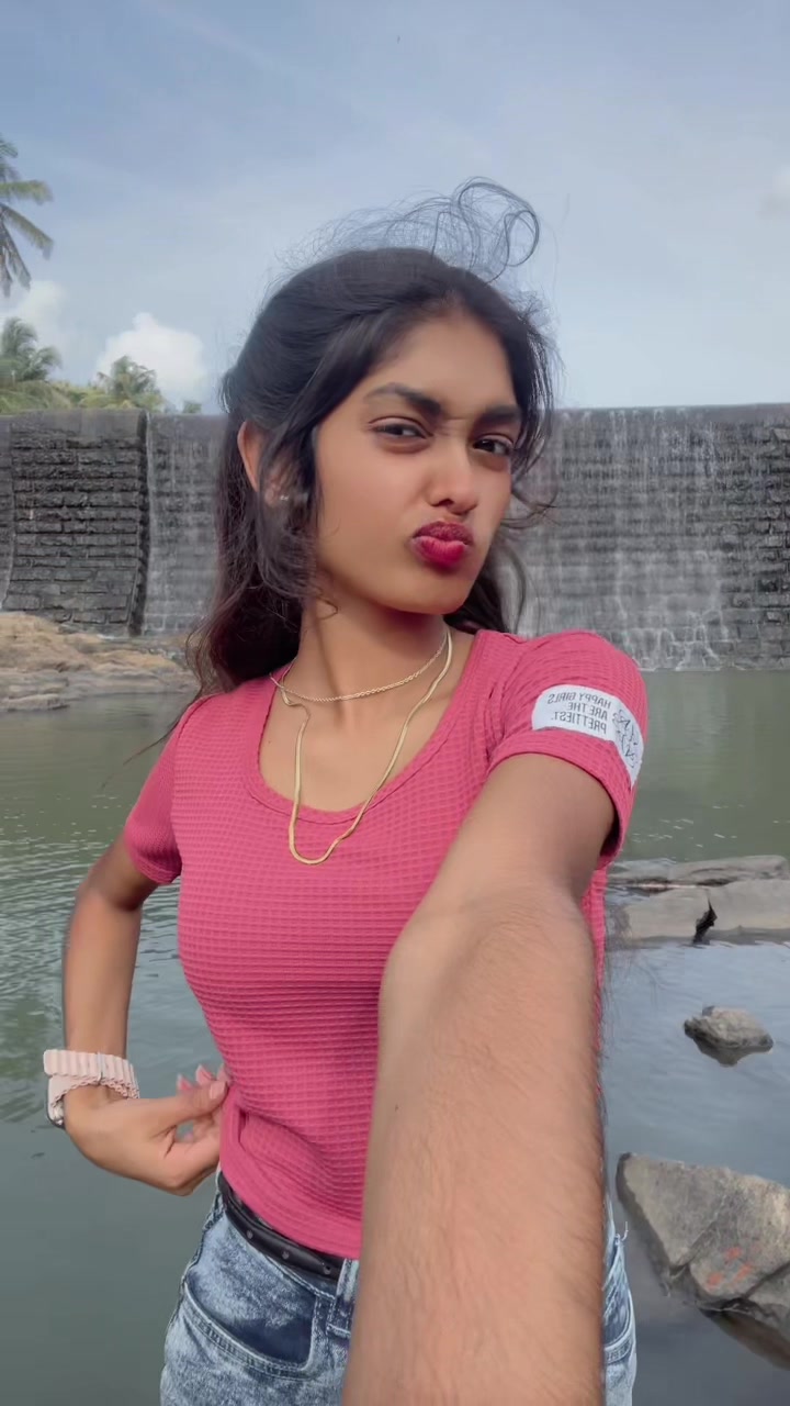 @𝓐𝓫𝓱𝓲 𝓰𝓲𝓻𝓵 🕊️❤️🩹