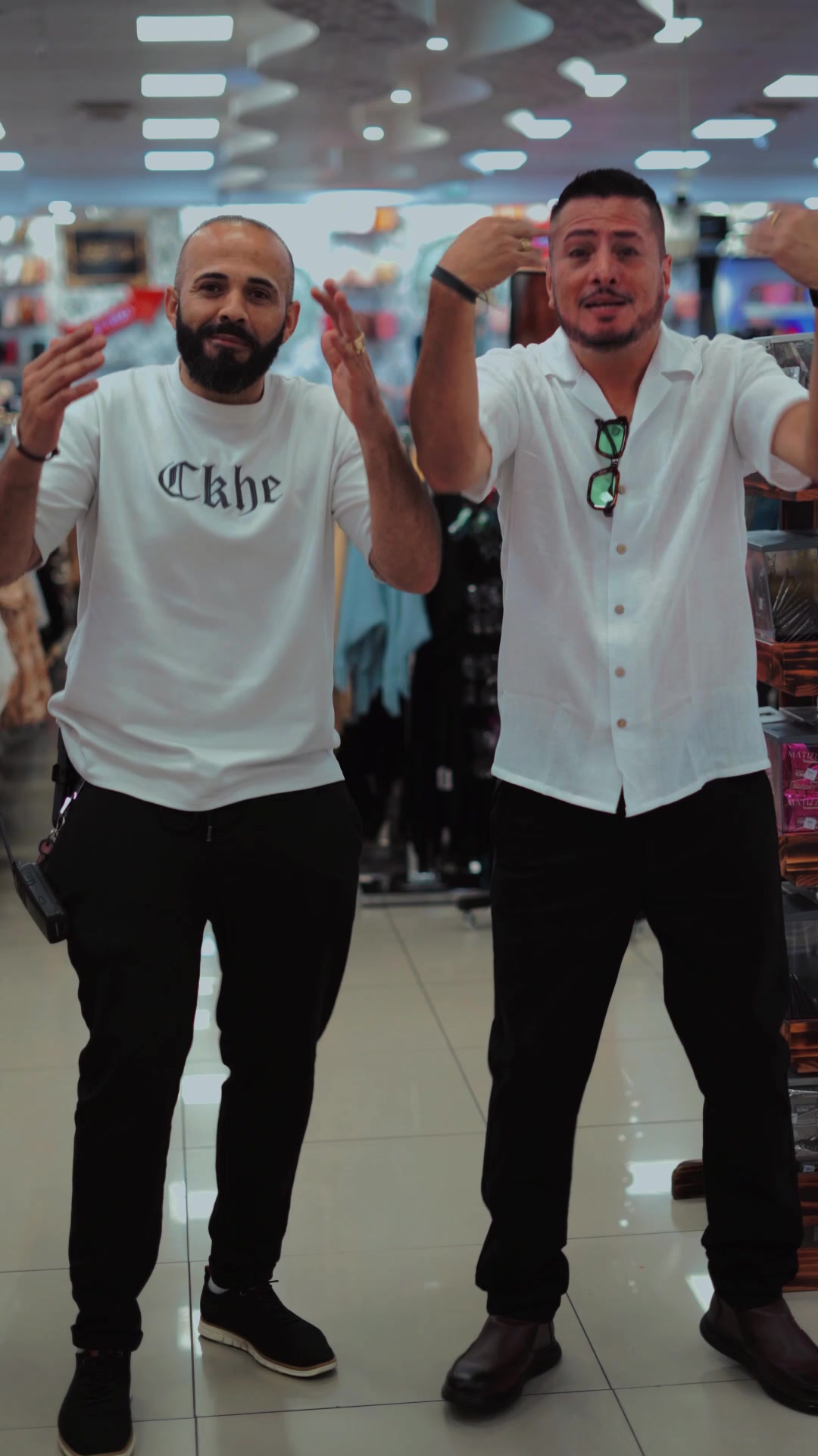 @STILO MALL Y DOLLARS MALL