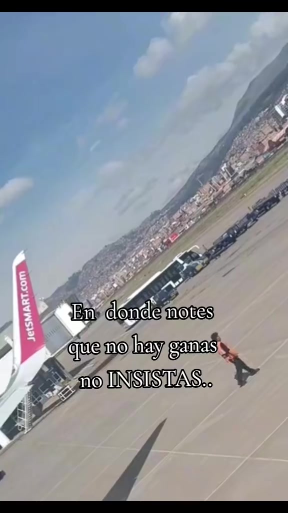 @Claudia Ayma445