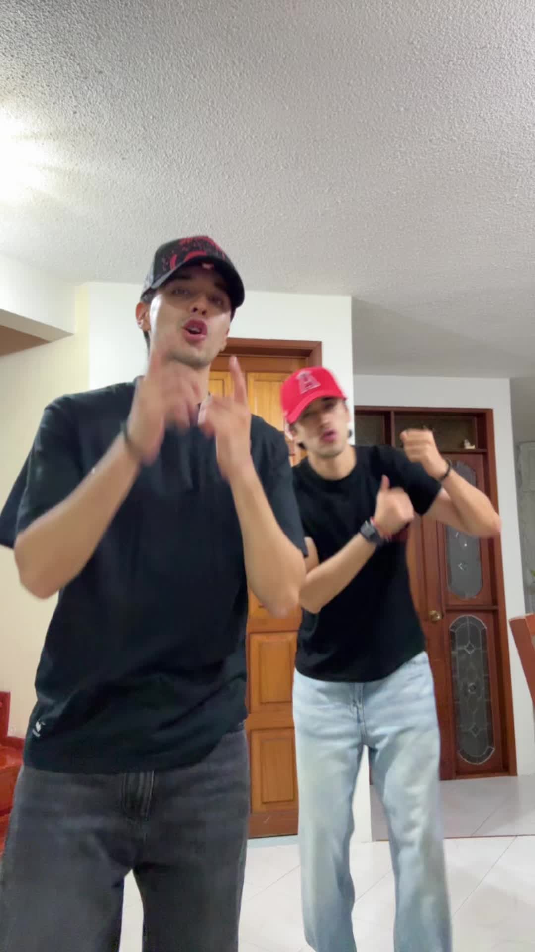 @Zavaleta