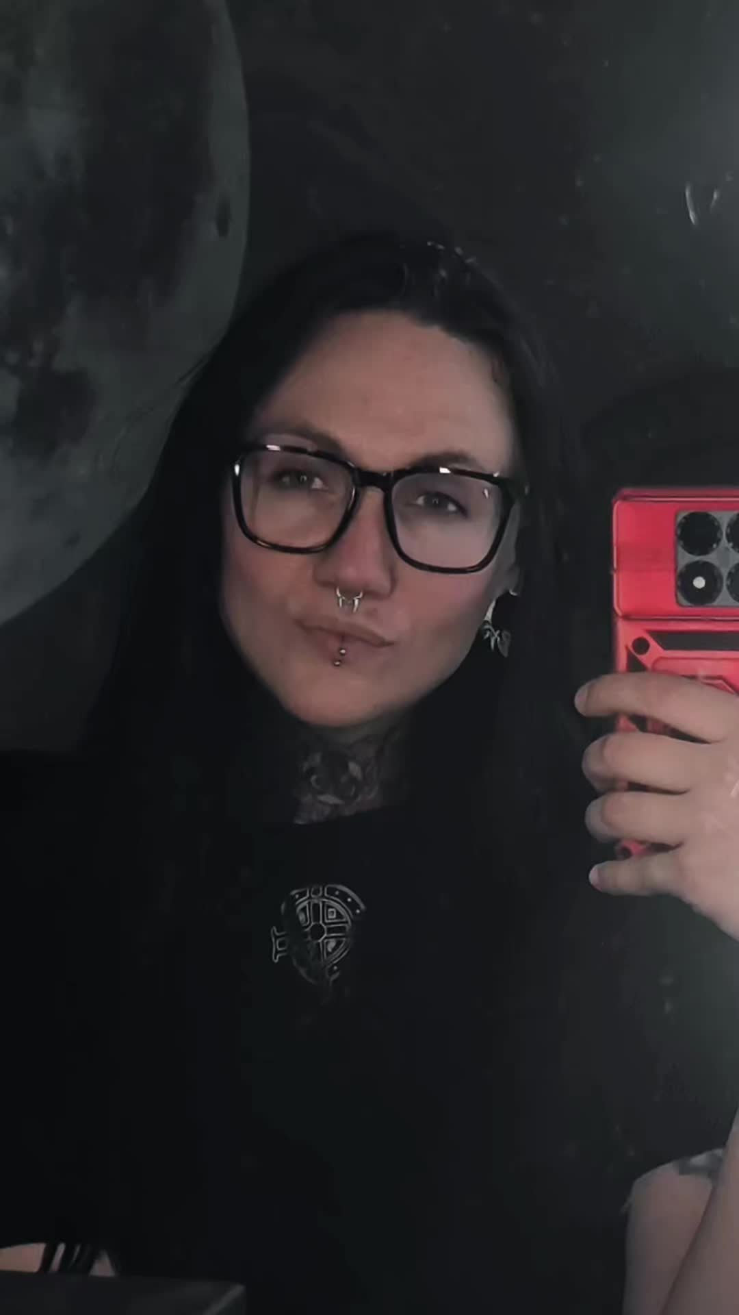 @Ninel_Metalgirl