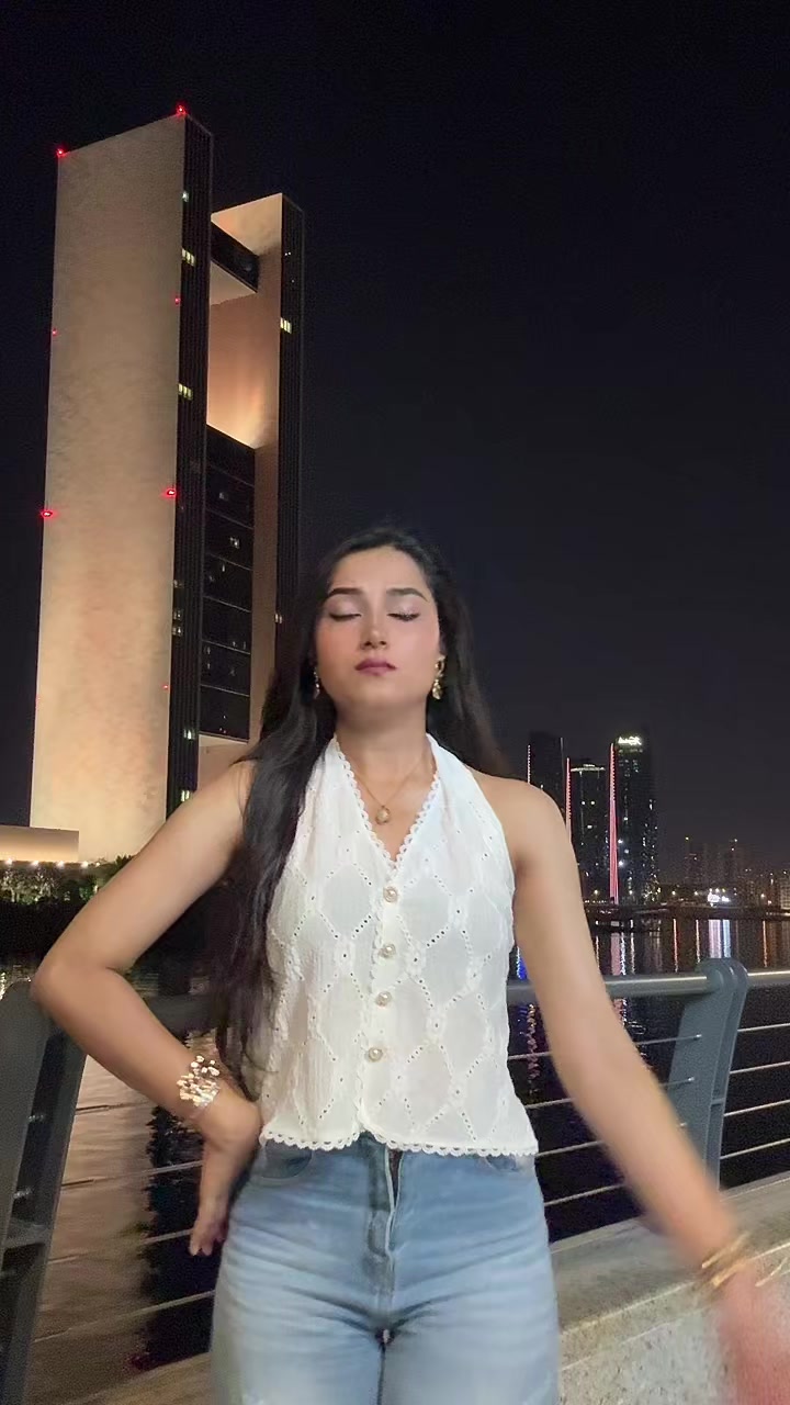 @ANISHA Khadka🧿