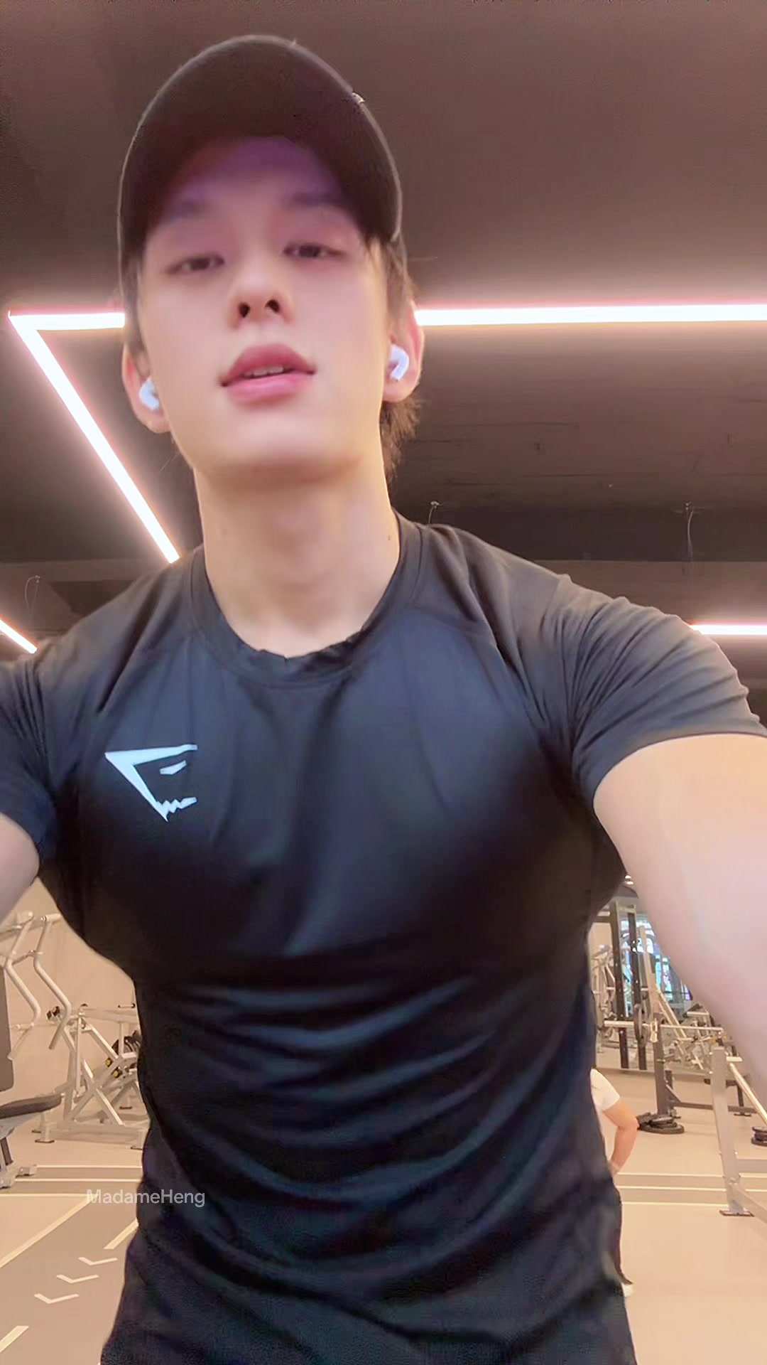 @MadameHeng