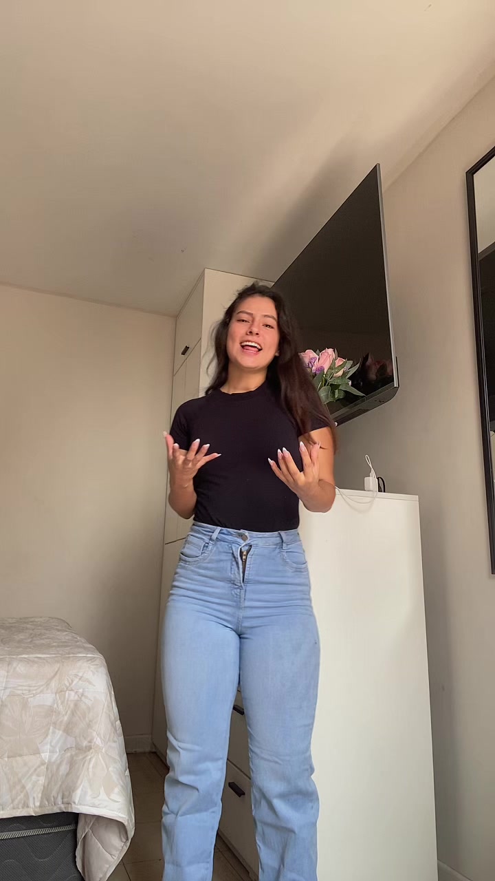 @Hisela0212