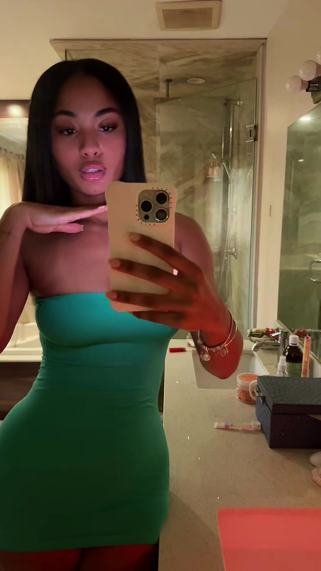 @naomsab
