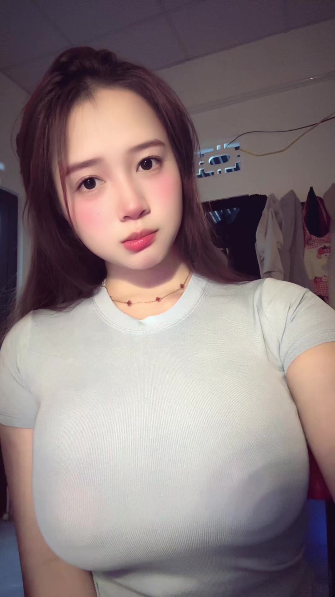 @Ng Việt z&uacute; T&acirc;y
